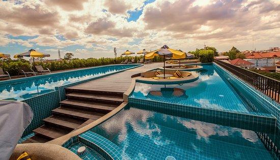 Akas Rooftop Beach Pool Bar and Restaurant